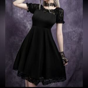 Women’s Gothic Lolita Dress Size Small Black Lace Trim Puff Sleeve